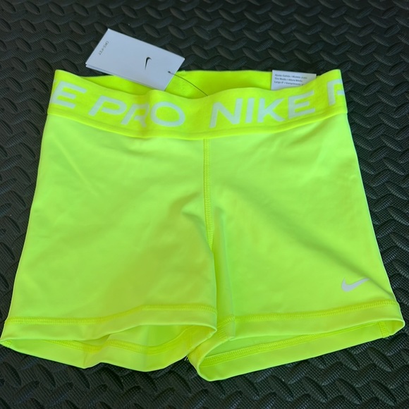 Nike Women’s Pro Shorts 3” - New - Picture 2 of 4